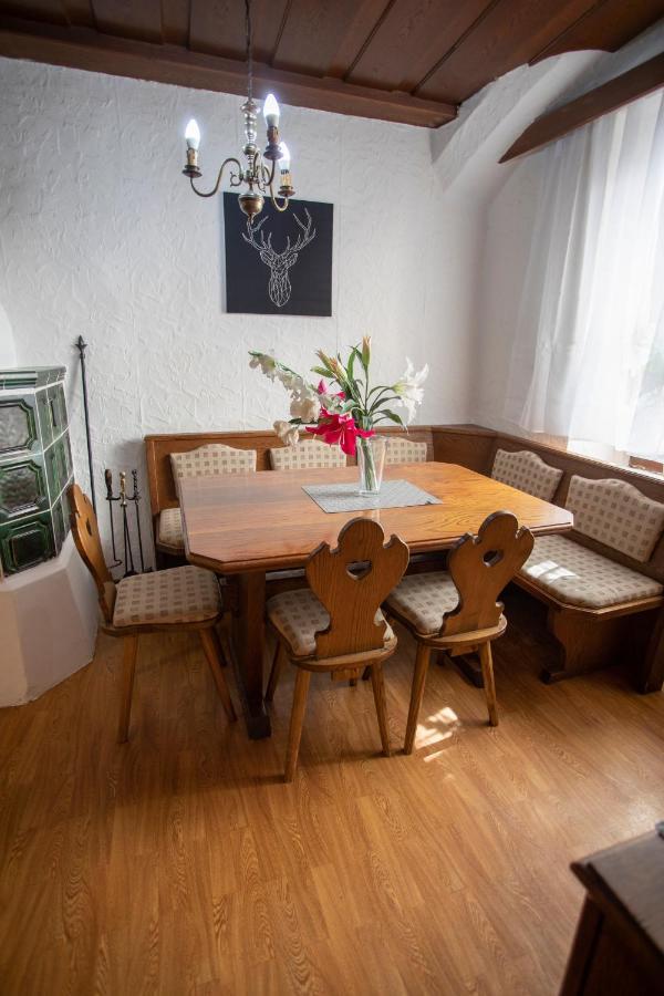 Traditional Old Town Apartment Hall in Tirol Luaran gambar
