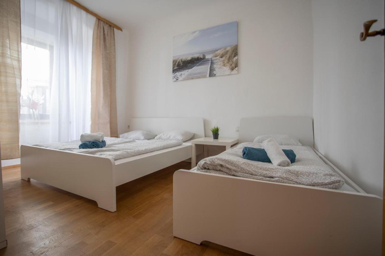 Traditional Old Town Apartment Hall in Tirol Luaran gambar
