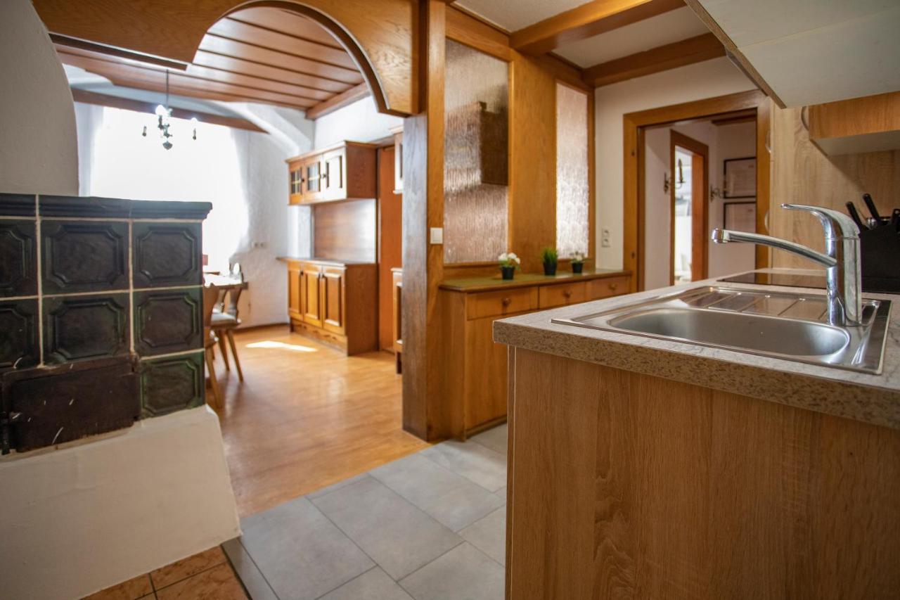 Traditional Old Town Apartment Hall in Tirol Luaran gambar